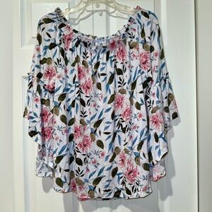 Floral Off-Shoulder shirred Top-2 way on/off the shoulder. Flowy. Size M. NWT
